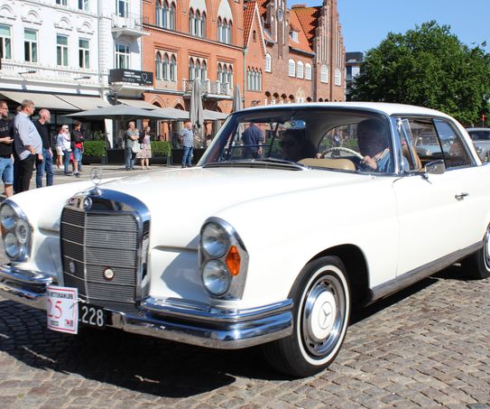 1964 Mercedes Benz 220SE W111 AL62228 4